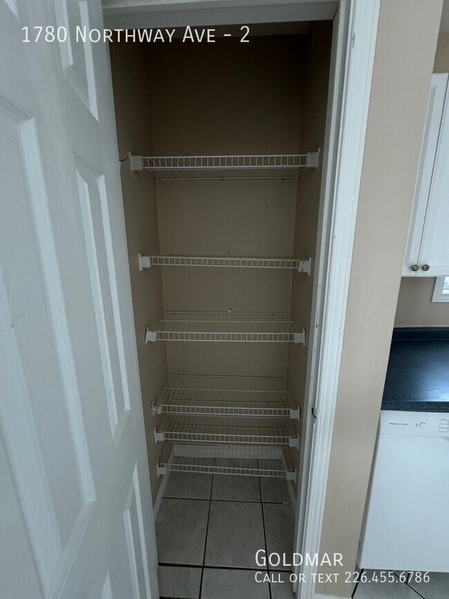 Photo - 2 Bedroom Unit Located Right off of Huron Church! Unit 2