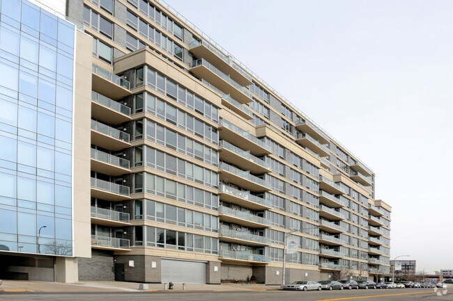 Photo - One Hunters Point