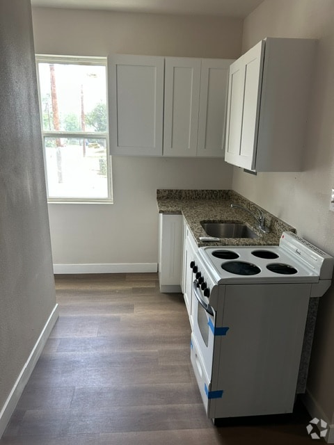 Building Photo - 220 N Pinto St Rental