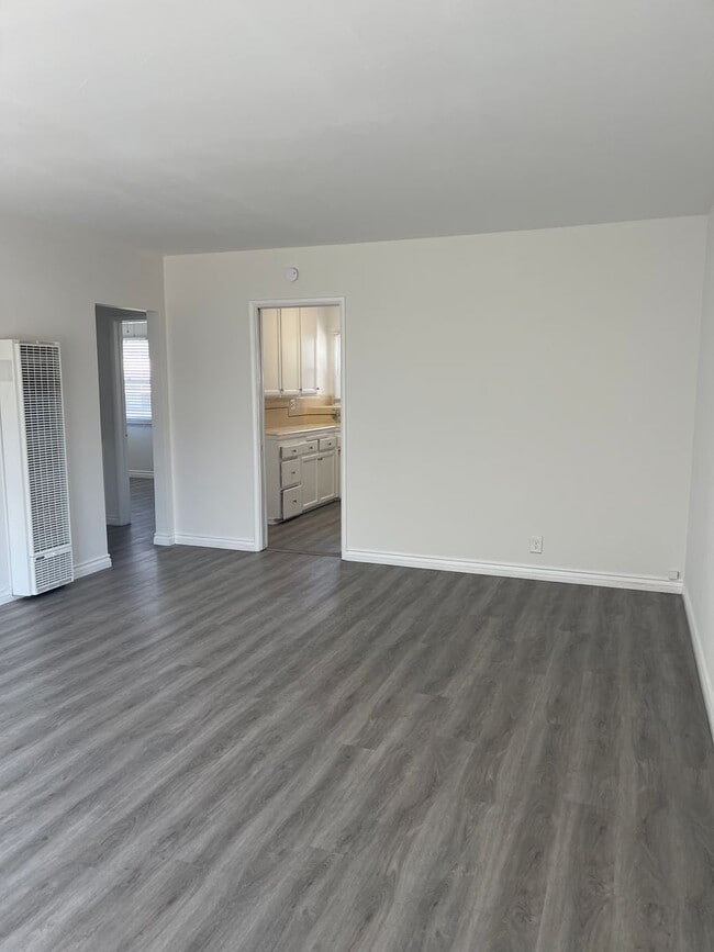 Photo - 10727 Western Ave Unit 10729 1/2