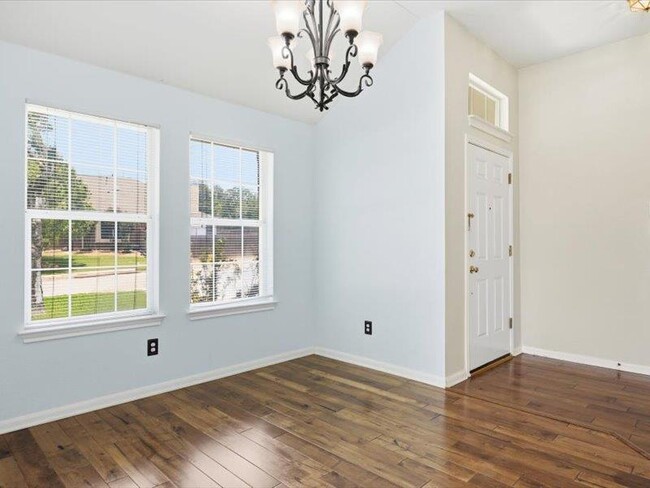 Photo - 1500 Ashberry Trail
