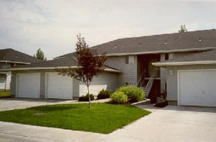 Photo - Diamond Court Apartments