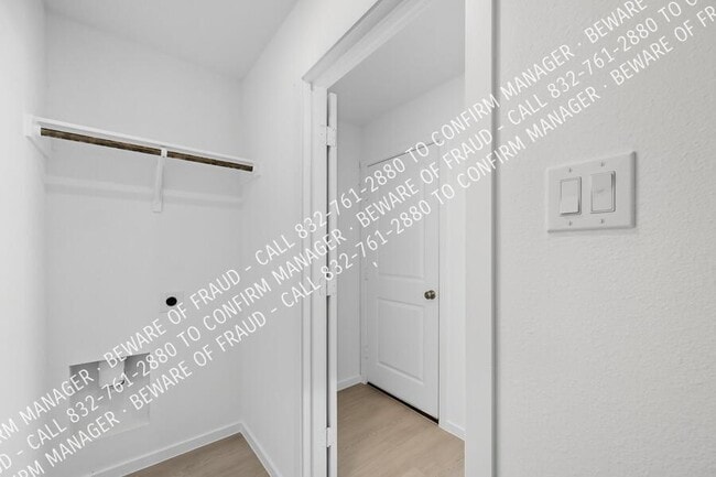 Photo - 6429 Middlebury Dr