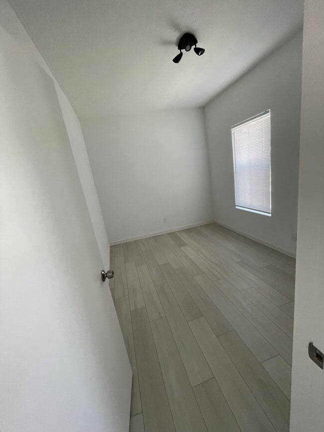 Photo - 11915 Ashbury Ave Apartments