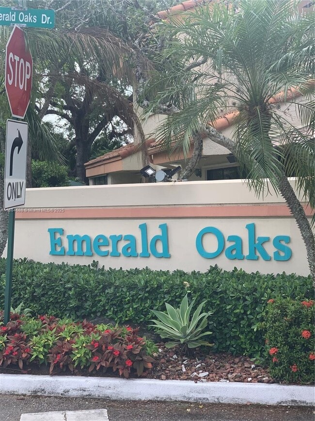 Building Photo - 3400 Emerald Oaks Dr Rental