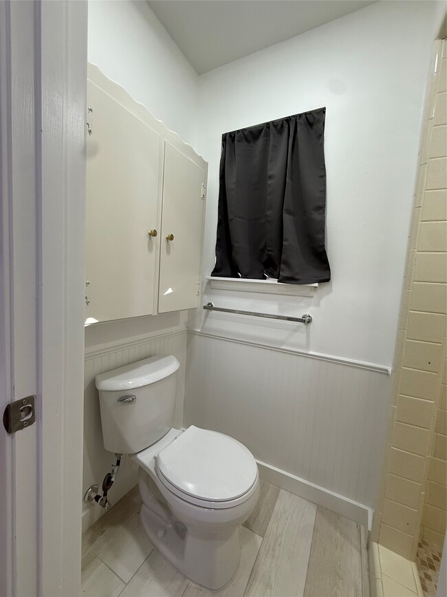 Photo - 1704 Jones St