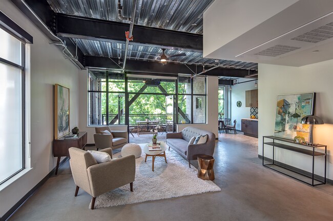 Studio 21