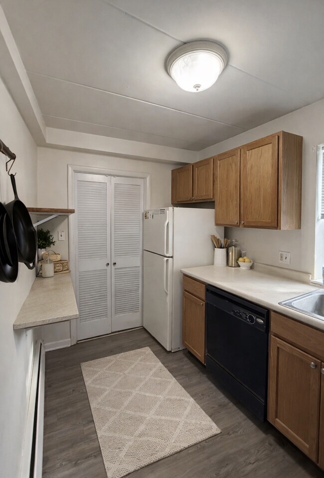 Photo - 216 N Monroe St