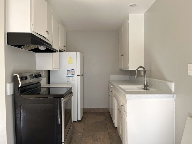 Photo - 800 Linden Ave