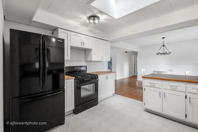 Photo - 175 May St