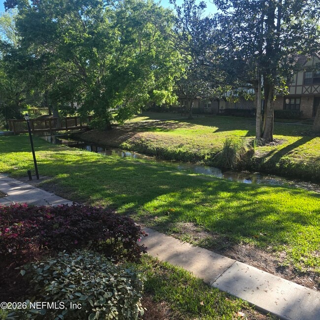 Building Photo - 8205 Kensington Square