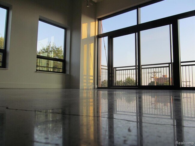 3099 Biddle Ave Unit 303