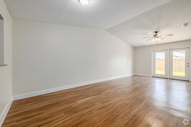 3BR, 2BA - 1,145SF - Living Room/Dining Room
