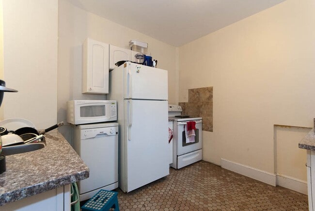 Photo - Modern Brookline 3bed / 1bath apartment on Saint Paul St near Boston University