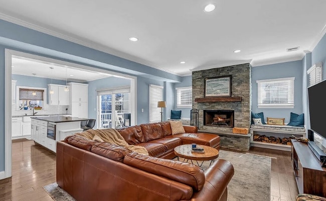 Photo - 16 E Church St