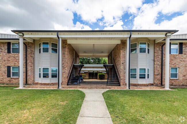 Courtyard Apartments at Cordova - Courtyard Apartments at Cordova