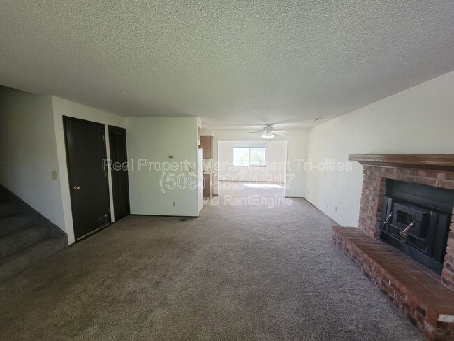 Photo - 8831 W Entiat Ave