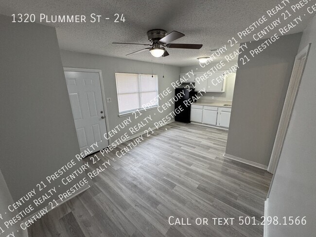 Photo - 1320 Plummer St Unit 24