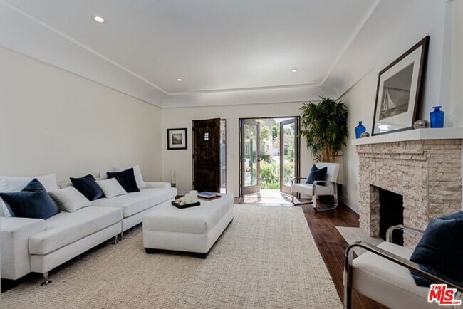 Photo - 831 S Curson Ave