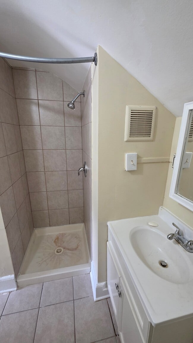 319 Brook St Unit 5