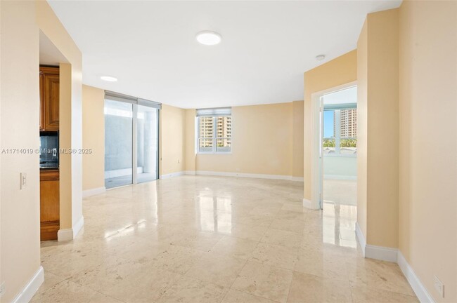 Building Photo - 701 Brickell Key Rental