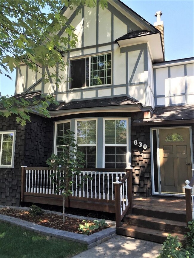 Building Photo - Adorable 1 bed 1 bath North End Apartment off 9th & Ada Unit Ada A