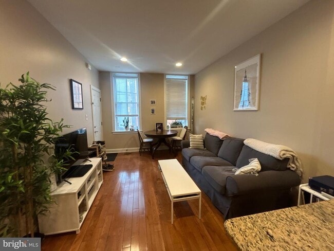 Photo - 530 N 15th St