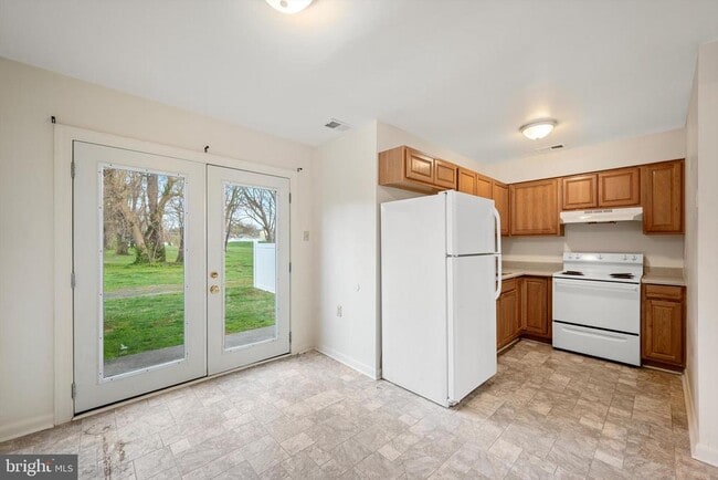 Photo - 105 Cameron St