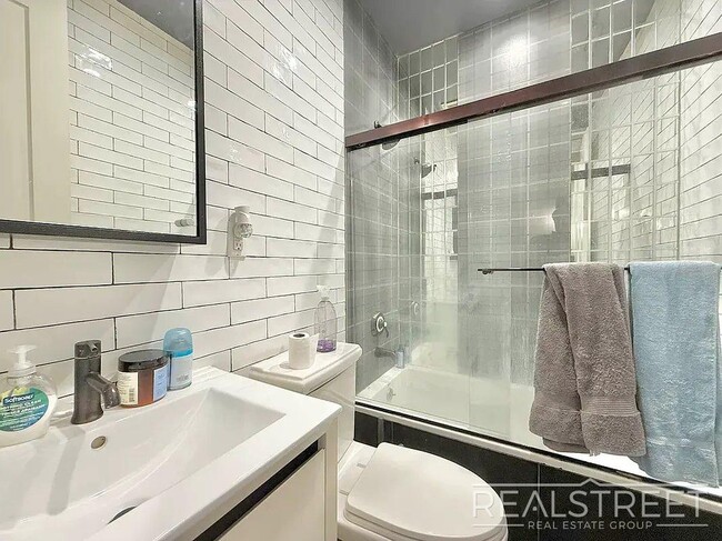 Photo - Myrtle Avenue Unit 3E
