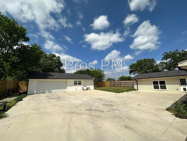 Photo - 106 Joyce Dr