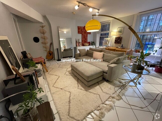 Building Photo - 429 Marlborough St Unit 1 Rental