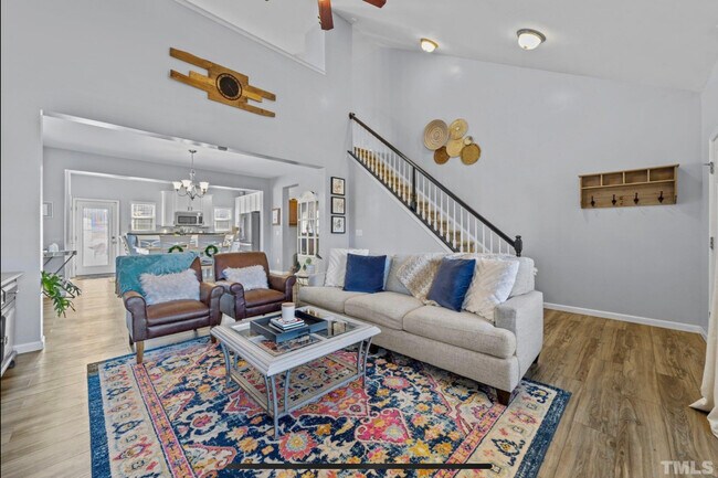 Photo - 105 Chownings Dr