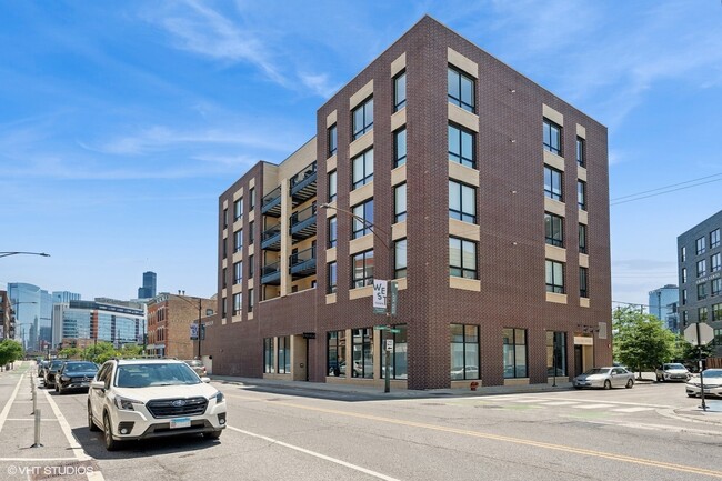 Photo - 680 N Milwaukee Ave Condo Unit 405