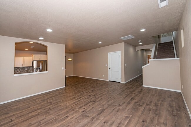 Photo - CHECK OUT THIS SPACIOUS CRAFTSMAN STYLE HOME IN ASPEN RIM!!