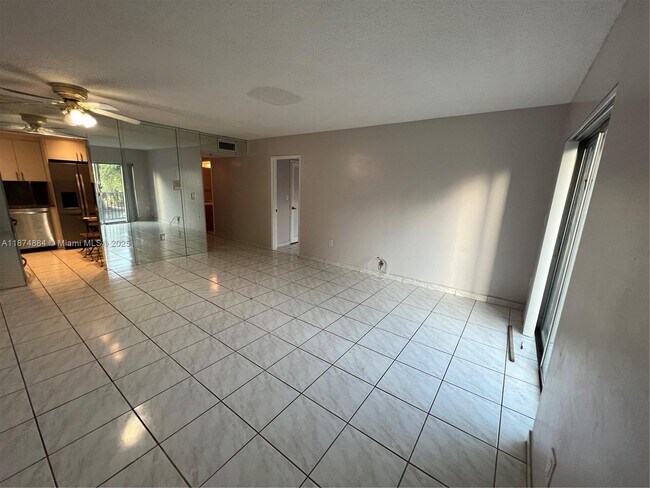 Building Photo - 5731 NW 37th St Unit 221 Rental