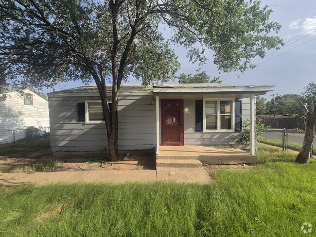 Building Photo - 3015 1st St Rental