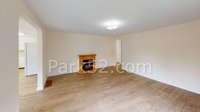 Photo - Small Pet Friendly - 2 Bedroom Single Fami...