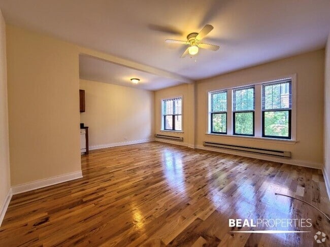 Building Photo - 1 bedroom in CHICAGO IL 60657 Unit S2 Rental