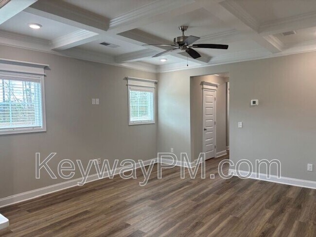 Photo - 2024 Denmark Ave SE