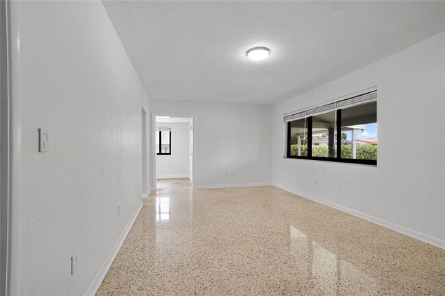 Photo - Southeast 9th Court, Hialeah, FL 33010 - 3...