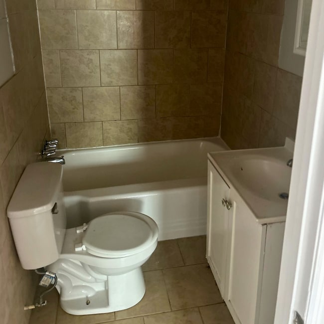 Photo - 2241 Woodward Ave