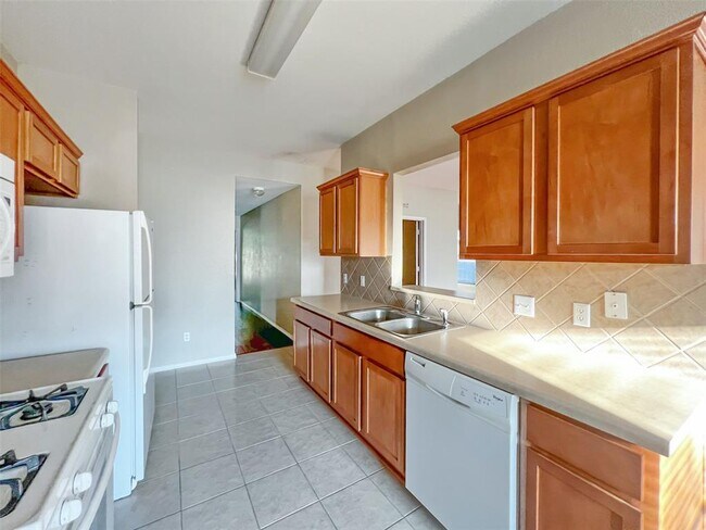 Photo - 2324 Pearson Way