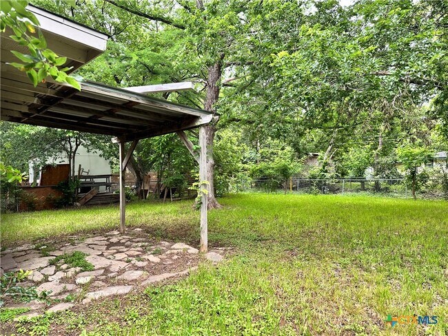 Photo - 950 Field St