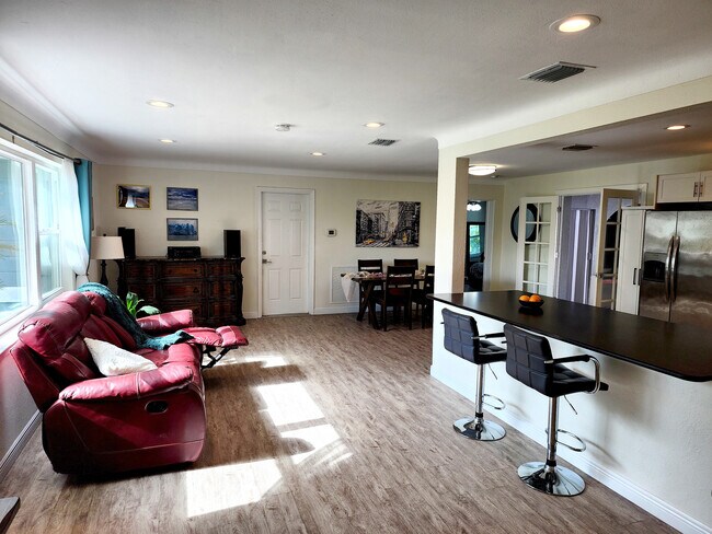 Photo - 6049 45th Ave N