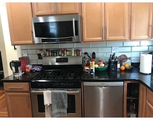 Building Photo - 65 Conwell Ave