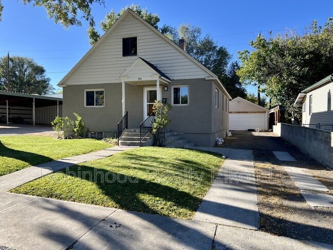Photo - 541 Oak St