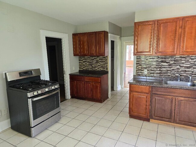 Photo - 196 Cooke St Unit 3rd floor (A4)