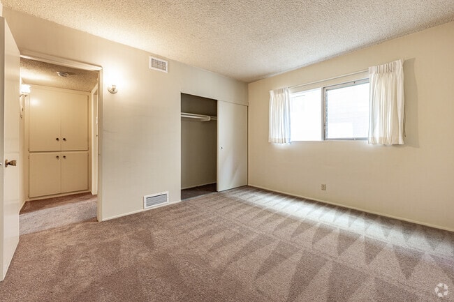 1BR, 1BA - 725SF - Bedroom - Foothill Terrace