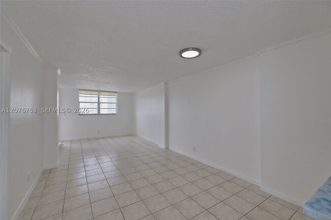 Building Photo - 806 N Miami Beach Blvd Unit 806