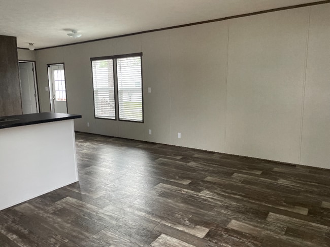 Photo - 1000 Pine Tree Cir